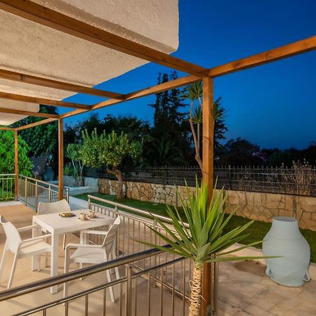 Ariadni Suites Karteros Buitenkant foto